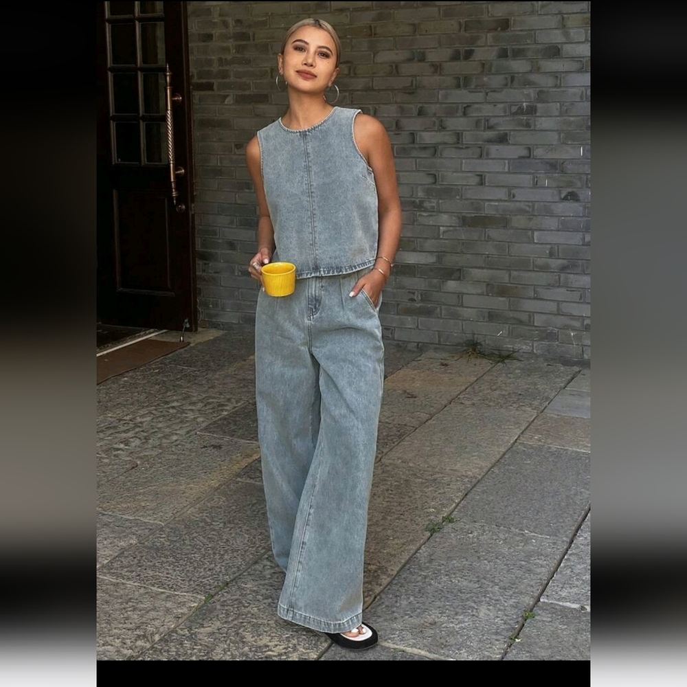 Women's Denim Sleeveless Jacket